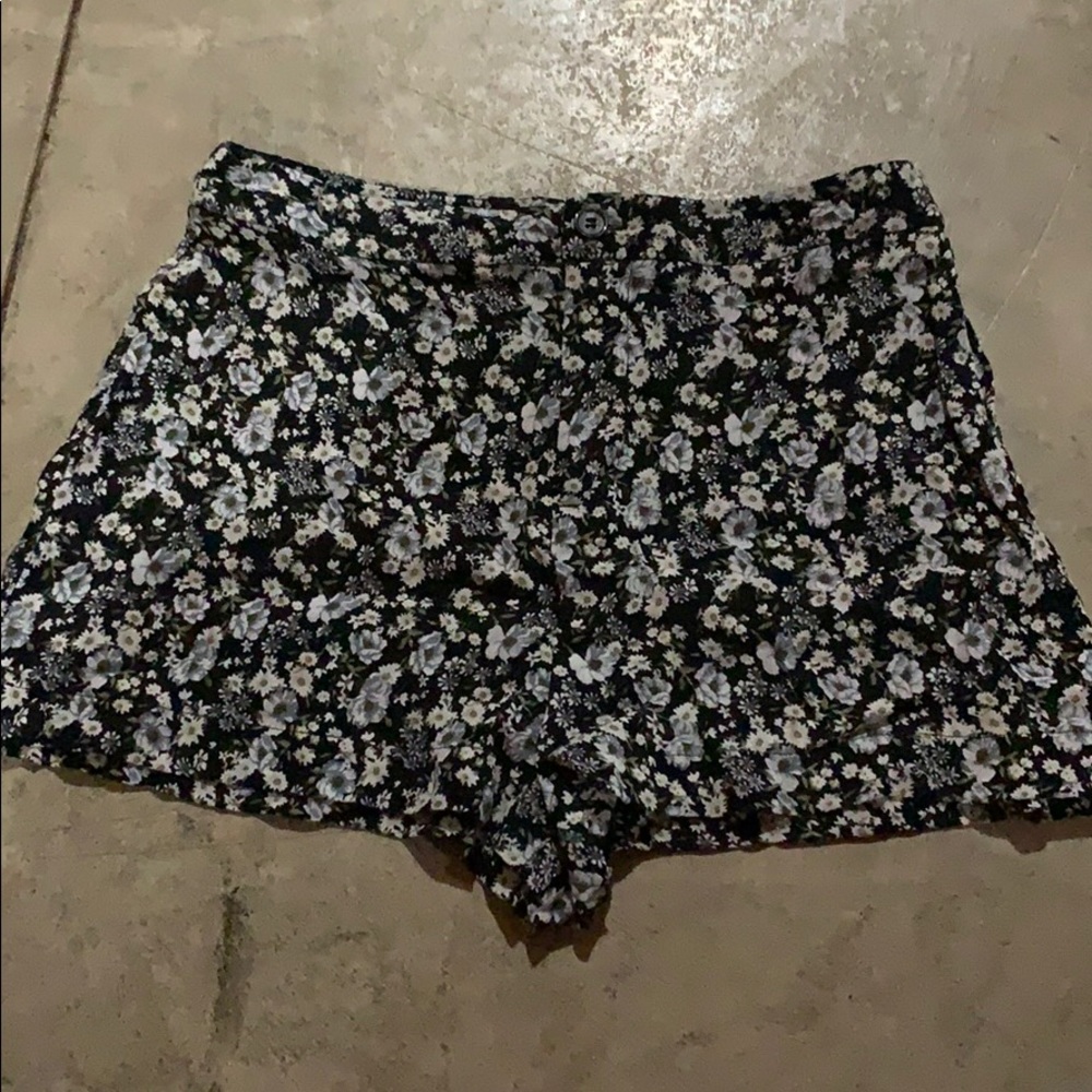Detailed Shorts